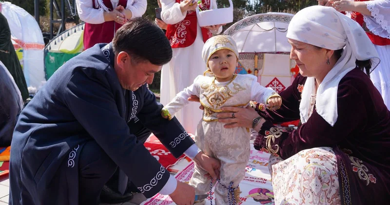 50 балдырғанның тұсаукесері