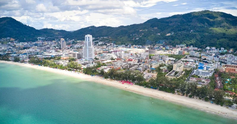 Автобус с туристами попал в страшное ДТП на Пхукете: погибла россиянка