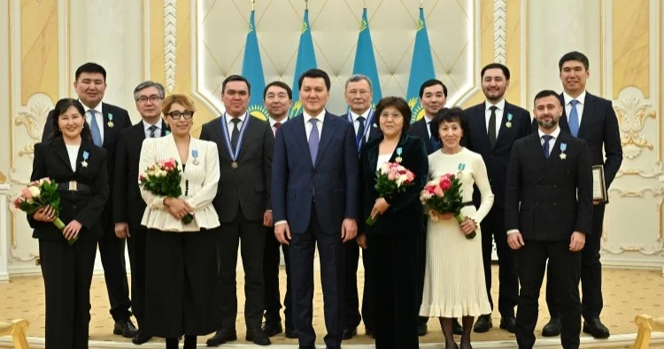 Конституция қабылдануына байланысты бірқатар азамат мемлекеттік награда алды