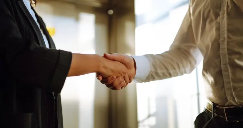 Проверку здоровья перед сменами включат в рабочее время в Казахстане