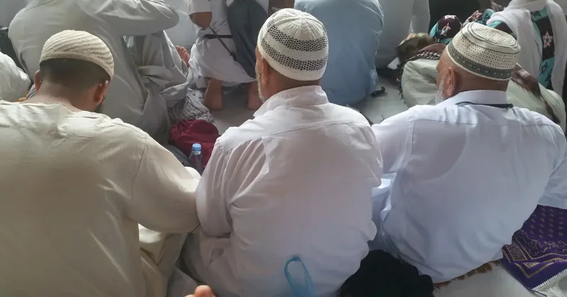 Ничего святого: в Астане 17 паломников стали жертвами мошенника