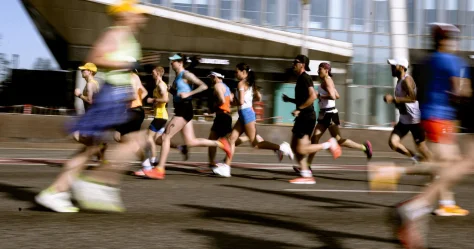 Какие дороги перекроит полиция 19 апреля в Алматы