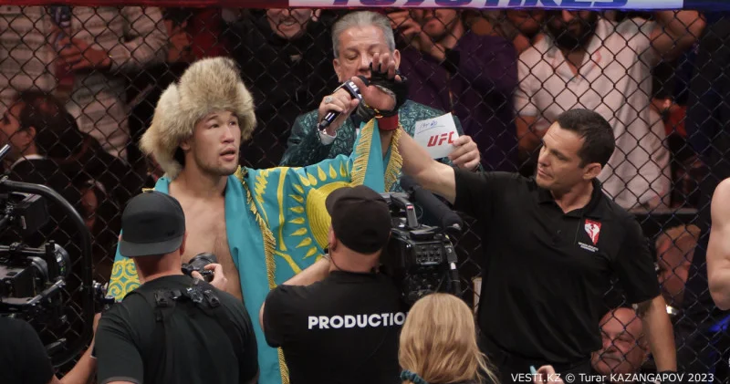 “Мұндай жанкүйерлер әлемде жоқ“: UFC аңыздары қазақстандық жанкүйерлеріне тәнті болды