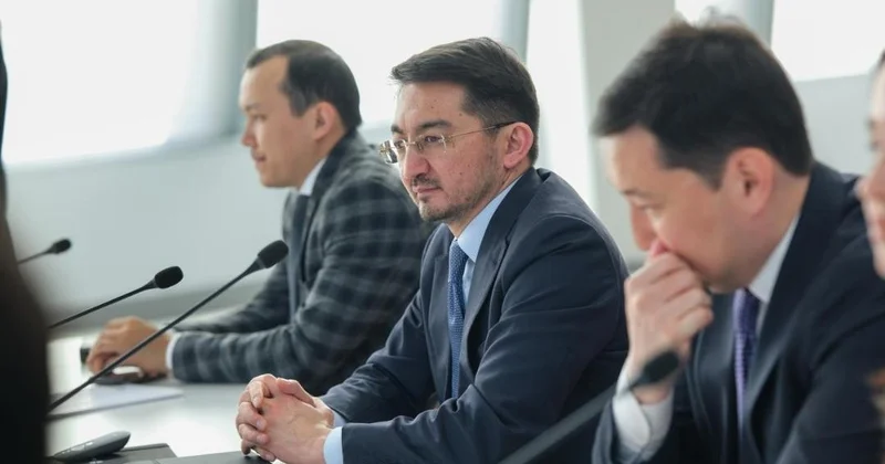 Елімізде 2030 жылға қарай ЖИ саласында 10 000 маман дайындау көзделіп отыр дөңгелек үстел