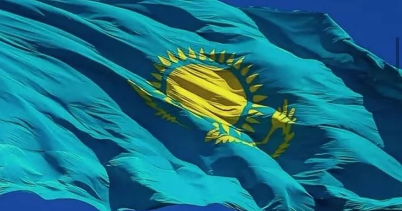 Флаги Казахстана спустили в Актобе