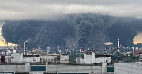 Мәскеудегі мұнай өңдеу зауыты дрон шабуылына ұшырады