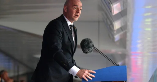 Экс операционный директор FIFA уволен после критики Джанни Инфантино
