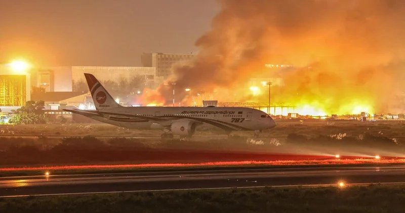 Крупный пожар охватил главный аэропорт Бангладеш (фото, видео)