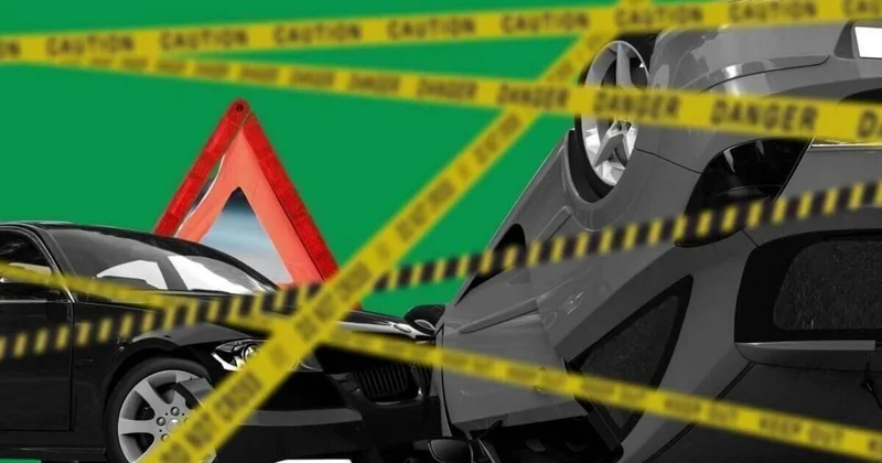 BMW смяло после столкновения с Chevrolet в Алматы, есть пострадавшие
