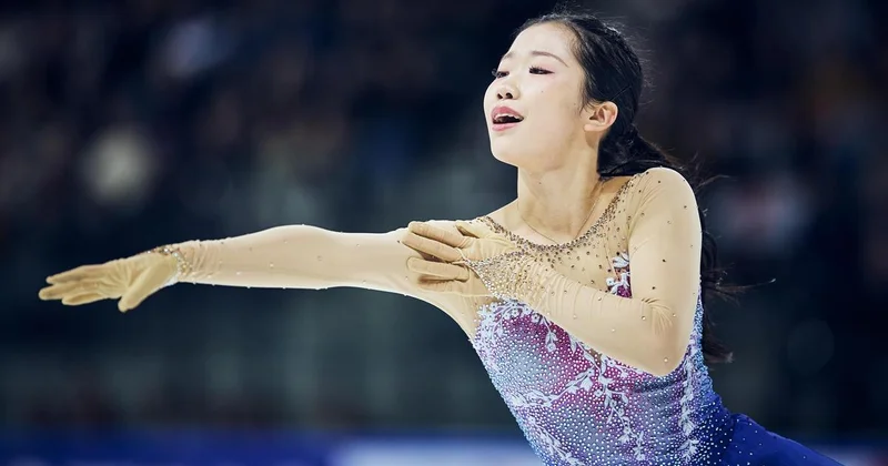 17 летняя японская фигуристка с тройным акселем стала чемпионкой первого этапа Гран при ISU