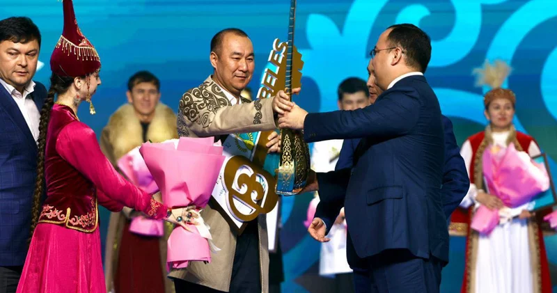 Айбек Қалиев Алтын домбыра иегері атанды