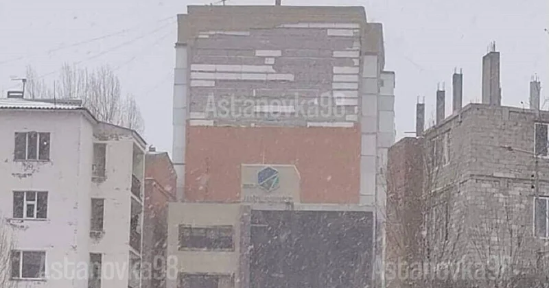 Обрушение облицовки дома в Астане: скончалась пострадавшая 23 летняя фельдшер