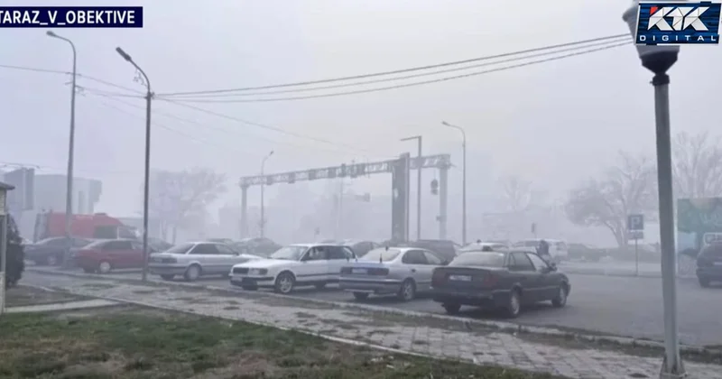 Еще на одном заводе Тараза случился выброс: люди жалуются на кашель и головную боль