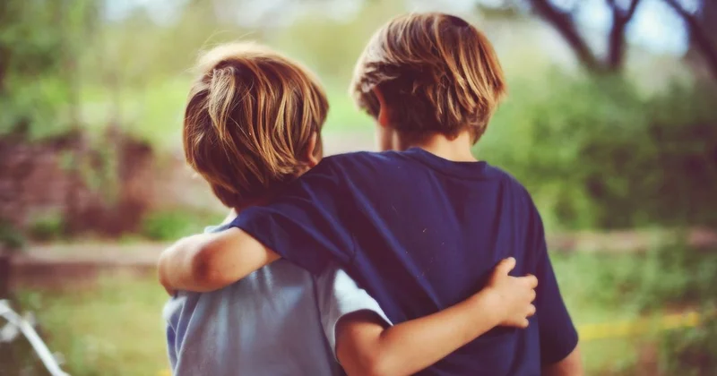 Братьев разделили в Туркестанской области: один остался с отцом, другой с матерью