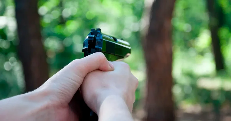 Мужчина открыл огонь против полицейских и умер от ответного выстрела в Туркестанской области