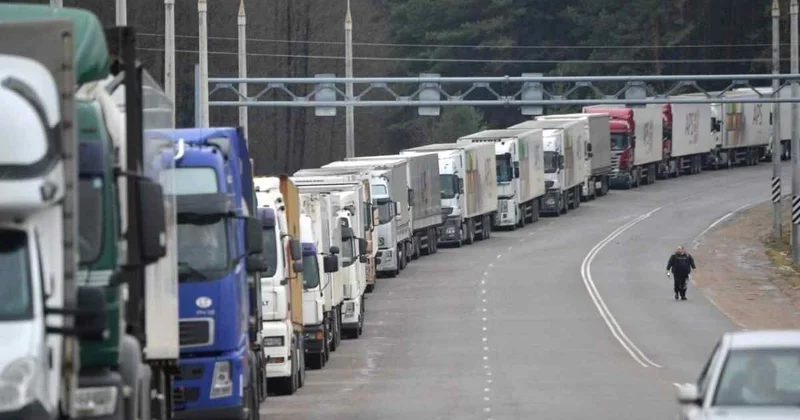 Қазақстаннан Ресейге екі мыңнан астам жүк көлігі жеңіл тәртіппен өтті