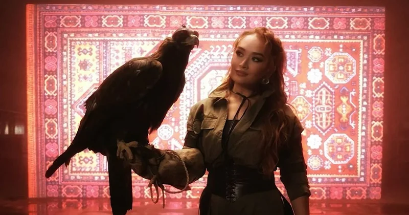 Образ Акерке Буркитбай из нового клипа привел в восторг фанатов