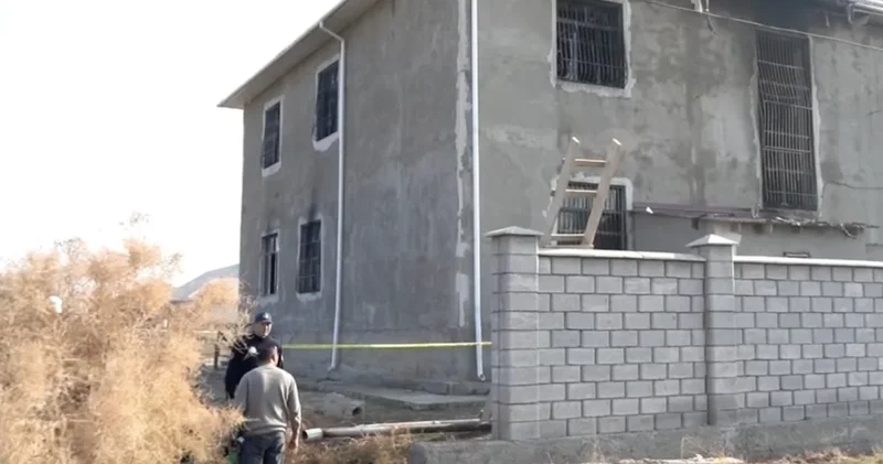 На юге Казахстана 12 человек могли заживо сгореть из за решёток на окнах