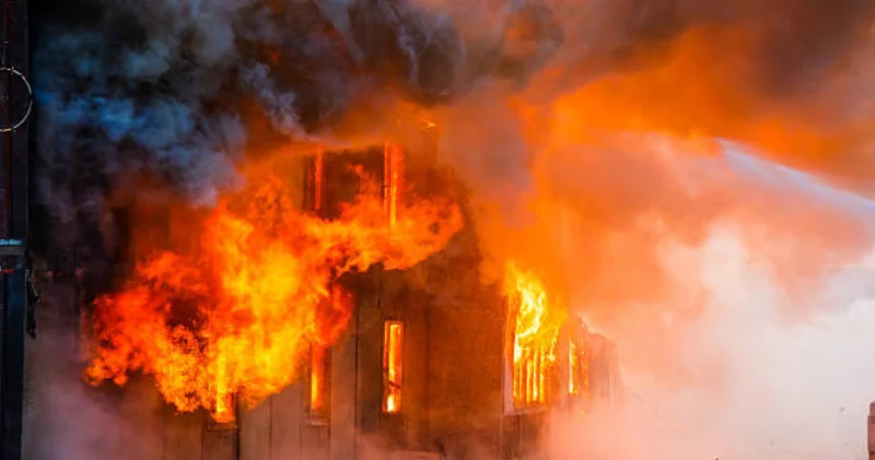 Жетісайда жер үй өртеніп, 12 адам, оның ішінде 9 бала тірідей жанып кетті