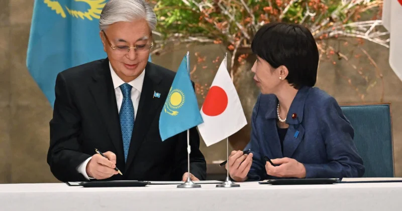 Қазақстан мен Жапония 14 құжатқа қол қойды