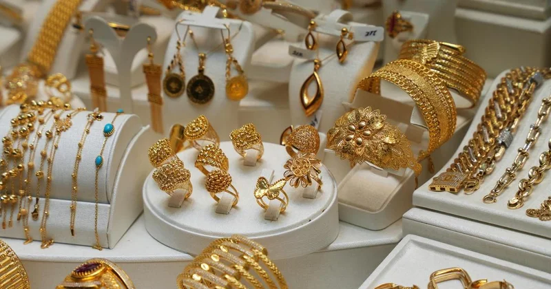 Браслет за 800 тыс. тенге украли с прилавка ювелирного магазина в Кокшетау