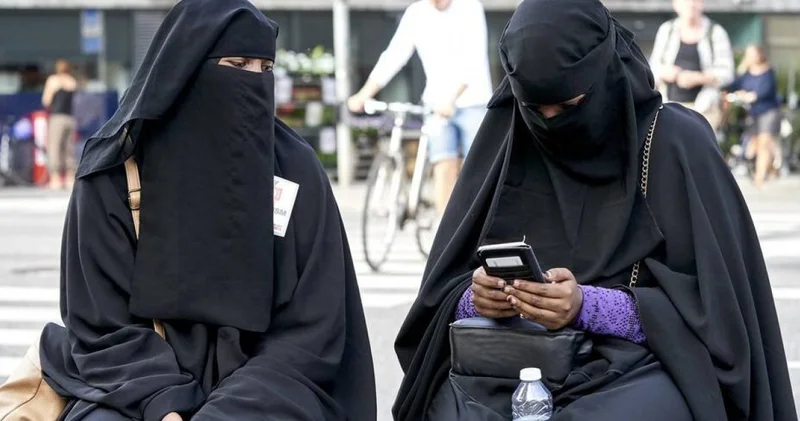 Сенат бет жүзді тұмшалайтын киімге тыйым салатын заң жобасын қабылдады