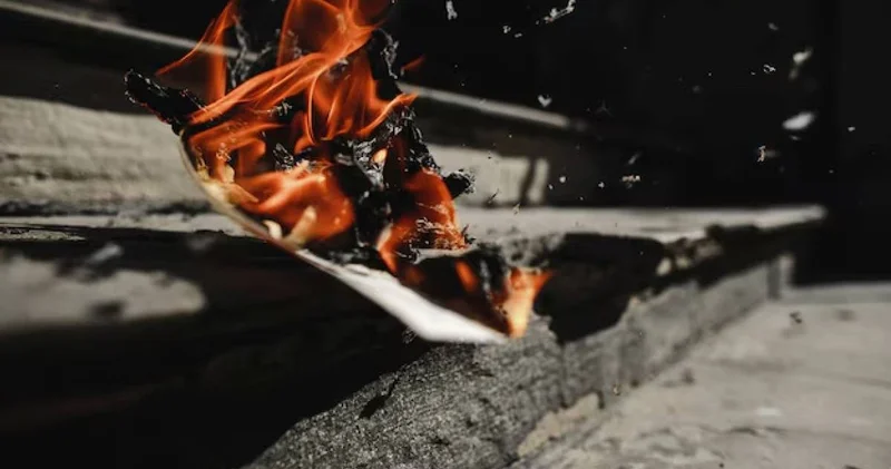 700 ден астам адамды қораға қамап, тірідей өртеген