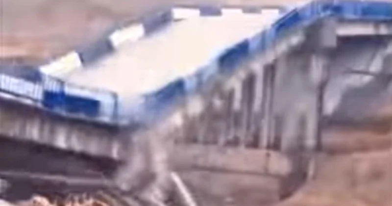 Түркістан облысында Келес өзеніндегі көпір құлап, көлік қозғалысы тоқтатылды