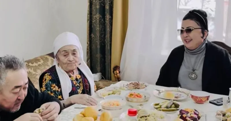 Қара шаңыраққа келдім : Мақпал Жүнісова отбасылық видео жариялады