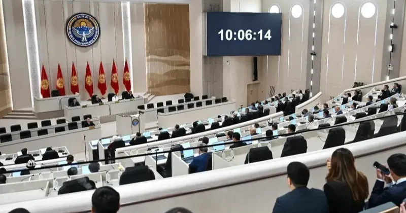 Передавать СМИ имена депутатов прогульщиков решили в парламенте Кыргызстана