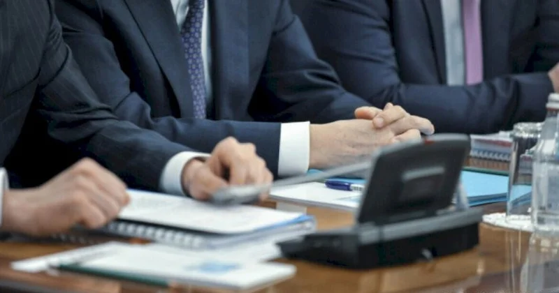 Мемқызметкерлердің бизнеспен айналысуына рұқсат етіледі