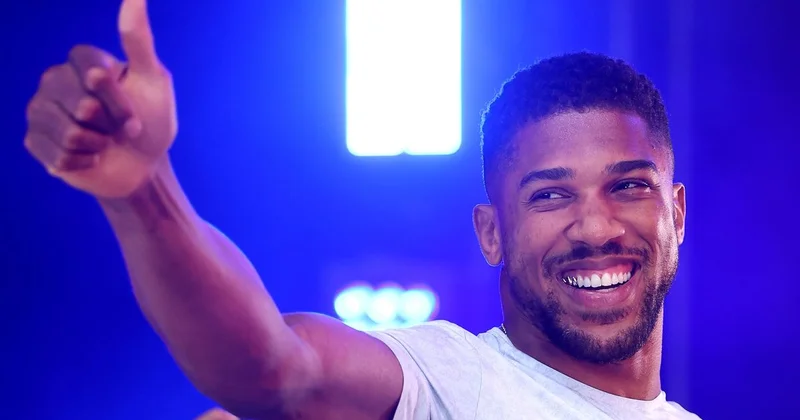 Джошуа оказался на 12 кг тяжелее Пола перед очным боем