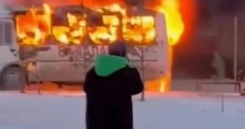 Автобус сгорел на территории школы в Акмолинской области