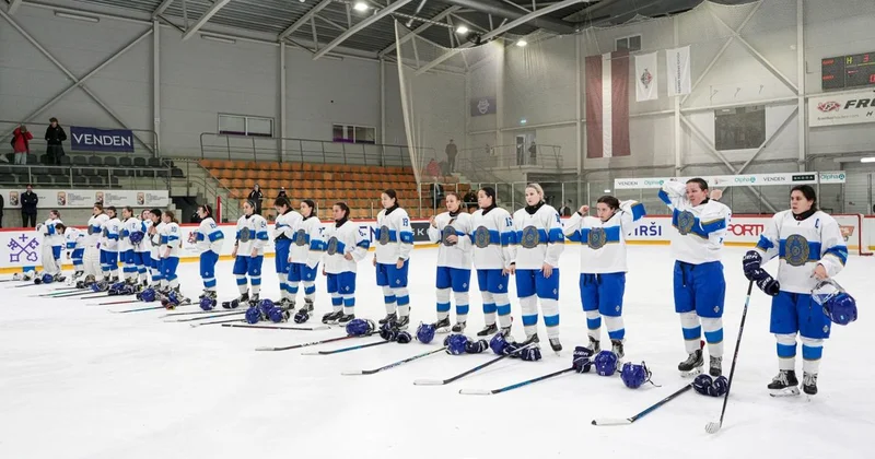 Сборная Казахстана забросила 13 шайб и с победы стартовала на юниорском ЧМ по хоккею