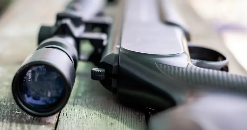 Мужчина выстрелил из ружья в камеру "Сергек": суд назначил штраф