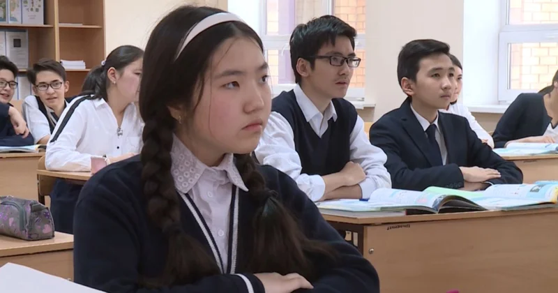 Елордадағы мектепте оқушының көңіл күйін жасанды интеллект бақылайды