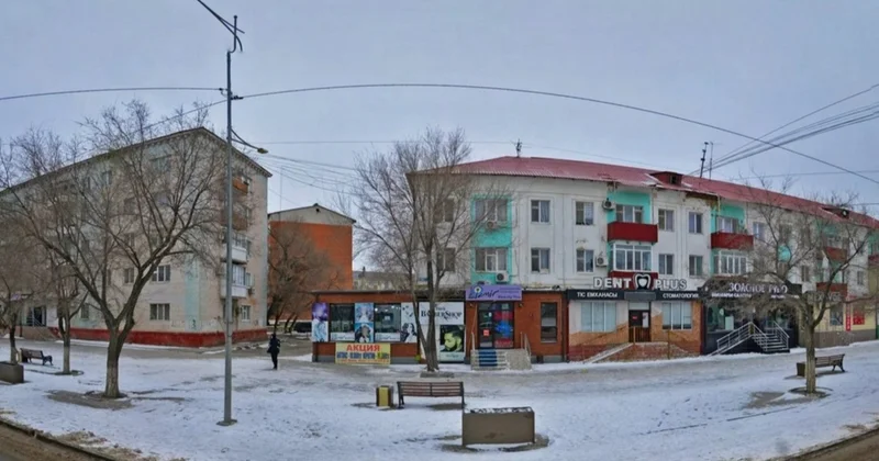 Дауыл салдары: Атырауда үйлерді жөндеп, қасбетін ауыстыруға 400 млн теңге бөлінді