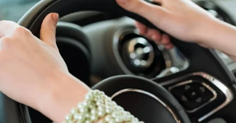 Емтихан тапсыру кезінде автокөлік аударылып қалған