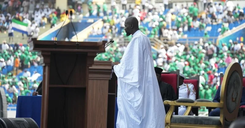 Мамади Думбуя Гвинея президенті ретінде ант қабылдады