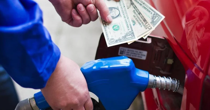 Топливо не главное : на чем зарабатывают АЗС в Казахстане, рассказал эксперт