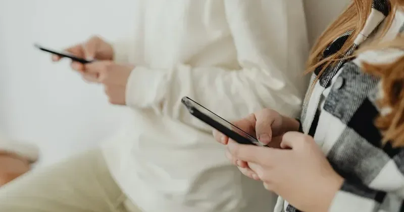 Ақмолалық келіншек бірнеше несие тіркеп, бар ақшасын алаяқтарға аударған