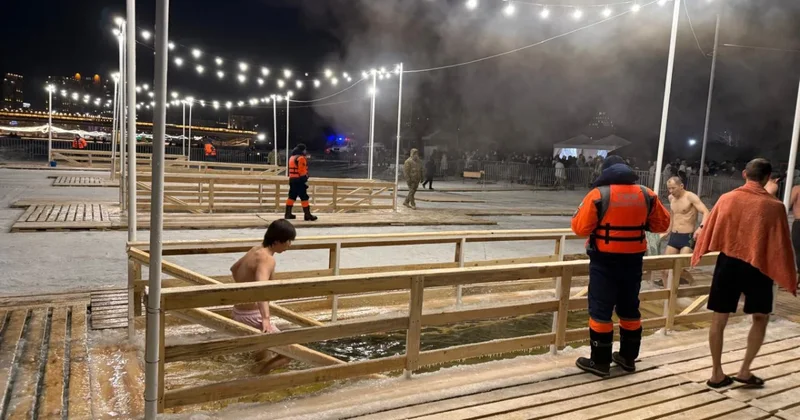 Как прошел первый день крещенских купаний в Астане. Фоторепортаж