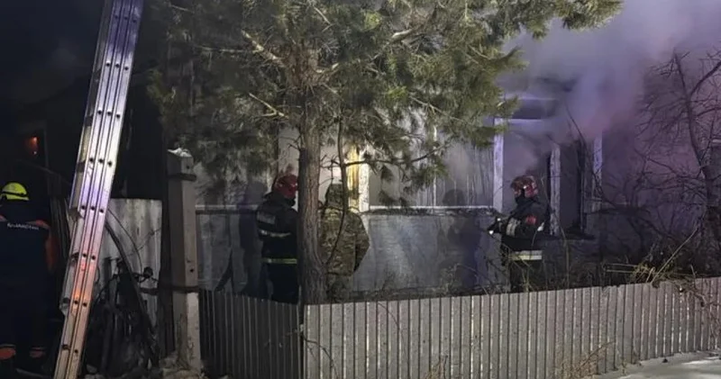 Есікті құлыптап, үйде жиі жалғыз қалдырған : Солтүстікте 5 жасар қыз тірілей жанып кетті