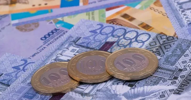 Сарапшы теңгені кезең кезеңімен девальвацияға ұшыратуды ұсынды. Бұл ретте Үкімет не дейді