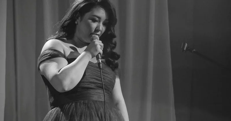 Изнасиловали в 5 лет : шокирующее признание стендап комика Анар Бекет