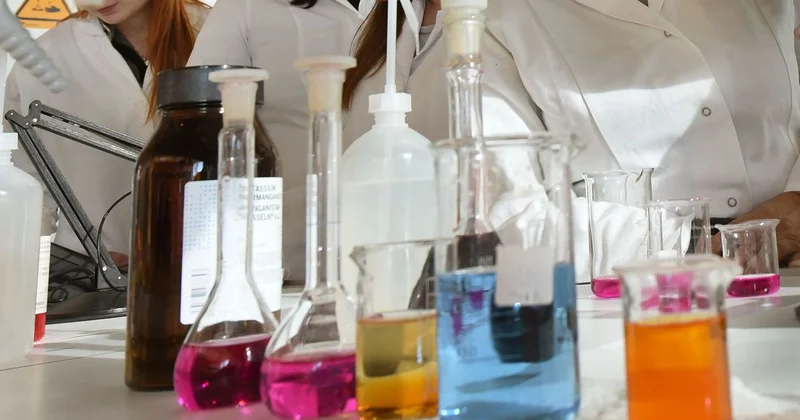 Пожар вспыхнул в кабинете химии: родители обеспокоены безопасностью школы в Актобе