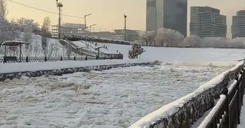 Алматинцев напугало видео бурного потока на реке Есентай: в ДЧС объяснили, что произошло
