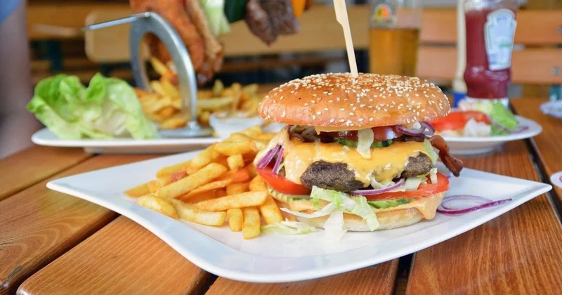 Скандал вокруг Burger King: мать уволенного парня выступила с новым заявлением