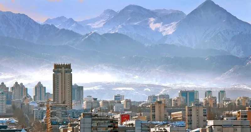 Синоптиктер Алматыда неге күннің күрт жылып кеткенін түсіндірді