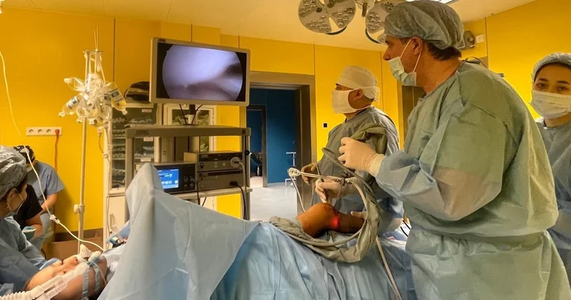 Алматыда алғаш рет 8 балаға артроскопиялық ота жасалды